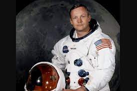 (dari kiri ke kanan) buzz aldrin, neil armstrong, dan michael collins; Biografi Tokoh Dunia Neil Armstrong Manusia Pertama Yang Pijakkan Kaki Di Bulan Halaman All Kompas Com