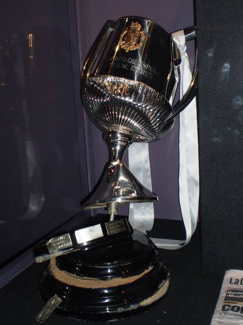 El día que a Sergio Ramos se le cayó del autobús el trofeo de la Copa del Rey: el lugar donde está expuesto - AS.com