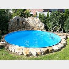 Kleine Pools 9 Modelle Die Sich Ohne Grosses Budget Umsetzen Lassen Kleiner Pool Kleiner Hinterhof Landschaftsbau Und Hinterhof Pool Landschaftsbau