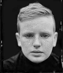 Photographer boosts youngsters' confidence with artistic photos