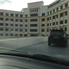 Området er populært for sine indkøbsmuligheder. Photos At Parking Lot Hospital Queen Elizabeth Ii Kota Kinabalu Sabah