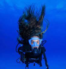 Dive Me Crazy Girlsthatscuba Maradentrodiving Espekanela Scuba Diving Photography Diving Scuba Girl