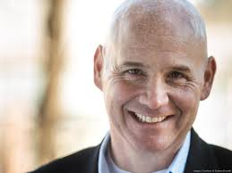 Panera names CEO amid cuts