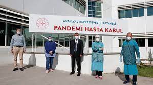 Kepez ilçesi hüsnü karakaş mahallesi'nde dün akşam düzenlenen düğüne katılanlar, korona virüs tedbirlerini hiçe sayarak eğlendi. Antalya Haberleri Pandeminin Yuku Kepez De Yerel Haberler