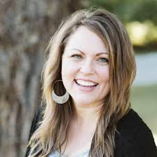 Amanda Bible's Instagram, Twitter & Facebook