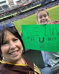 Sheri Hendrickson's Instagram, Twitter & Facebook