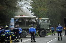 La zad est hétérogène et certains sont des ultras et ne vont pas abandonner comme ça. Video Evacuation De Notre Dame Des Landes Affrontements Entre Policiers Et Zadistes