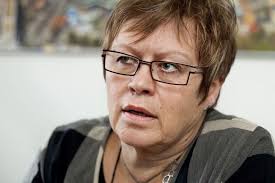 Elvy: "Inte rätt väg att gå"