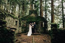 22 Of Oregon S Most Naturally Beautiful Wedding Venues Wedding Venues Oregon Beautiful Wedding Venues Oregon Forest