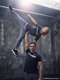 Alle paarungen und termine der runde. Aljona Savchenko Und Bruno Massot Prasentieren Olympia Bekleidung