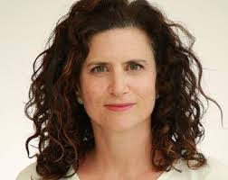 Deborah Kelman's Instagram, Twitter & Facebook