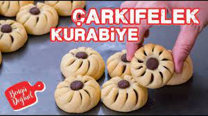 iki renkli carkifelek kurabiye nasil yapilir agizda dagilan un kurabiye kurabiye kurabiye tarifleri dekore kurabiyeler