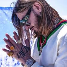 The Pullover V Neck Gucci Worn By Sch On His Account Instagram Sch The Pullover V Neck Gucci Of Sch On The Account I In 2020 Versace Eyewear Fashion Girl Top