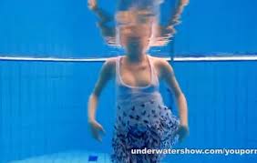 Carli banks strips and plays. Wenona Underwater Porn Videos Page 1 Biguz Net