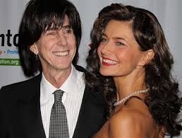 Topmodelka českého původu pavlína pořízková napsala pro new york times článek, ve kterém se zamýšlí nad postavením žen ve všech čtyřech. Ric Ocasek Vydedil Manzelku Pavlinu Porizkovou Idnes Cz