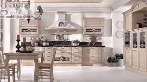 Görseldeki model venge ahşap kaplama kullanılmıştır.düz çerçeve kapak kullanılmıştır. Italyan Tarzi Mutfak Eskitme Dolaplari 0216 367 23 23 Super Mutfak Modeli Dolaplari Renk Secenegi Youtube