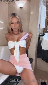 Alana Lister Vibrating Her Pussy After Strip Tease on Bathtub Onlyfans  Video | Thothub.