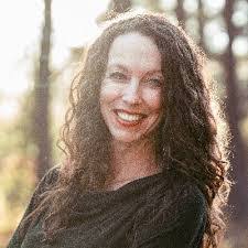 Amanda Eggert's Instagram, Twitter & Facebook