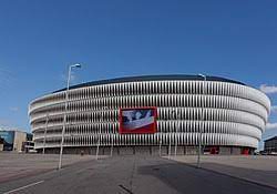 A esta ampliación siguieron otras hasta situar la capacidad en 47.000 en el año 1952, con la construcción de la tribuna central, coronada por el arco. Estadio De San Mames Wikipedia La Enciclopedia Libre
