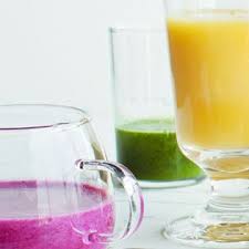 1 Zitrone 2 Grune Apfel 1 Gurke 1 Knolle Rote Bete 1 Stuck Frischer Ingwer 3 Selleriestangen Rezepte Mit Granatapfel Wurzelgemuse Rezept Getranke Rezepte