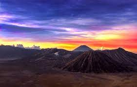 Lukisan landscape gunung bromo kali ini pun juga tidak kalah istimewa untuk di jadikan #pajangandinding #ruangtamu #kantor #hotel #vila atau #tempatusaha anda lainnya. 20 Lukisan Pemandangan Gunung Bromo Arti Gambar