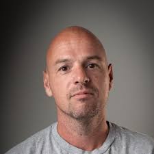 Zes jaar geleden kwam hij erbij. Nu zijn we compagnons. Robin Bos kwam  binnen als consultant. Intussen is hij managing partner bij i-linked. En  terecht. Wie Robin kent, weet dat hij er