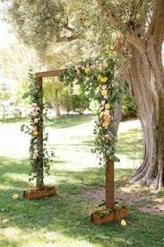 25 Chic And Easy Rustic Wedding Arch Altar Ideas For Diy Brides Elegantweddinginvites Com Blog Diy Wedding Arch Diy Wedding Arbor Wedding Arch Rustic
