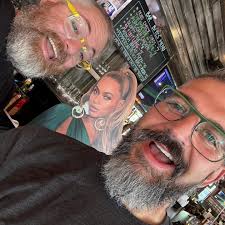 Borah The Salem Witch is Pride Santa!! Happy North Shore Pride!!  🏳️‍🌈🏳️‍⚧️🪩💚✨🦄