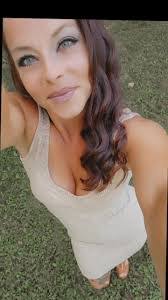 Jess Keith's Instagram, Twitter & Facebook