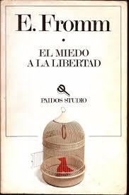 Erich Fromm Fue Un Importante Psicologo Social Psicoanalista Filosofo Y Humanista Aleman Nacio El 23 De Marzo Miedo A La Libertad Libros De Filosofia Libros