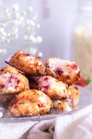 Rochers Coco Fraises Et Chocolat Blanc Caillebot Le Debut De La Faim Recette Fraise Au Chocolat Rochers Coco Recette A Base De Noix