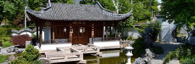 Asiatisches idyll mit herrlicher aussicht über den stadtkern. Qingyin Der Chinesische Garten In Stuttgart