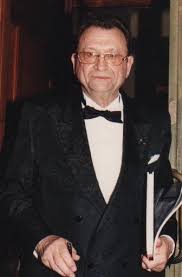 Ce jeudi 20 mai à 23h05, france 2 diffuse dans le cadre de son magazine complément d'enquête une enquête passionnante sur la guerre d'héritage autour de la succession de claude berri. Claude Pieplu Wikipedia