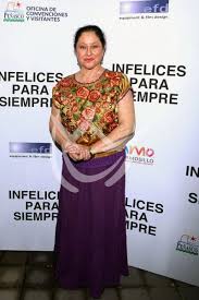 Angélica castellano ayudó a sus padres, propietarios de almacenes caspe, en el negocio familiar durante un tiempo, antes de especializarse en la sociedad del conocimiento y mirar más lejos. Mezcalent Angelica Aragon