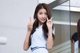 Cloud dancer, scuba mavisi ve ultraviyole. Sowon Gfriend Profile Age Boyfriend Kpop Family And More Wikifamouspeople