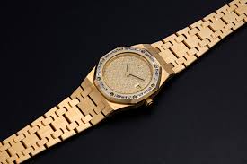 Audemars piguet 26331st royal oak chronogrph 26331st.oo.1220st.01 41mm blue grand tapisserie dial. Audemars Piguet A Ladies Gold Royal Oak With Diamond Set Bezel And Paved Dial Case Number D 57507 4232 Movement Number 431 634 Christie S