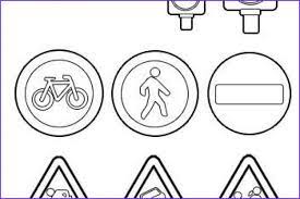 This educational coloring templates of traffic signs will help little boys and girls to remember their look and their meanings. Disegni Da Colorare Road Signs Coloring Pages Traffic Signs