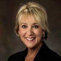 Deanna Squires Girrens