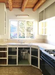 kitchen cabinets: prep + painting