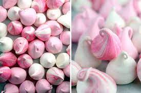 Try these colourful meringue kisses, a christmas baking recipe that's great fun for kids. Meringue Kisses Bakerella