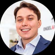 Jared Clinton's Instagram, Twitter & Facebook