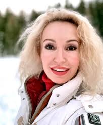 Extensive research shows that longevity is determined by genetics in less  than 10% of cases (often only 4–7%). The rest is shaped by our lifestyle  and environment. Genes set the foundation, but