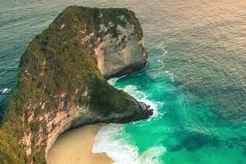 / buka sampai tanggal berapa?? Wisatawan Rela Antre 1 Jam Untuk Foto Di Pantai Kelingking Bali