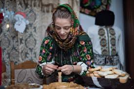 Vecinii noștri ucraineni sărbătoresc crăciunul după vechiul calendar iulian. Foto 7 Ianuarie CrÄƒciunul Pe Rit Vechi De Ce NaÈ™terea Domnului Este SÄƒrbÄƒtoritÄƒ In DouÄƒ Luni Diferite È™tiri Din Bucovina