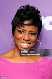 Jacque Reid's Instagram, Twitter & Facebook