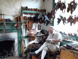 Colonial Williamsburg 18th Century Shoemaker Shop And Show Repair Http Www Tourguidetofun Com Colonialwill Colonial Williamsburg Williamsburg Colonial