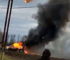 2 Killed After Helicopter Hits Power Lines Bursts Into Flames Flames Helicopter Hit