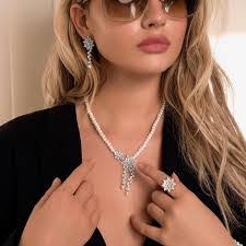 Bianca Roche's Instagram, Twitter & Facebook