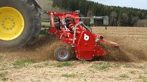 Die Neue Bodenfrase Double Bioplus Von Breviglieri Soll Den Humusaufbau Und Das Bodenleben Fordern Monster Truck Bio Agrar