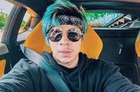 He is the first son of the minangkabau nomads, halilintar anofial asmid (father) and lenggogeni faruk. Krisdayanti Singgung Prestasi Atta Halilintar Jangan Cuma Ngomongin Mobil Matamata Com